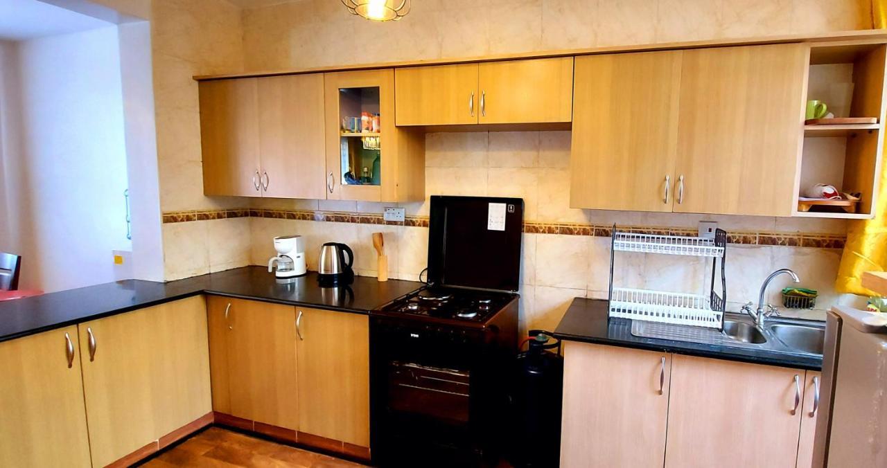 ניירובי Little Green Room Homestay Near Jkia Airport & Sgr Railway Station מראה חיצוני תמונה