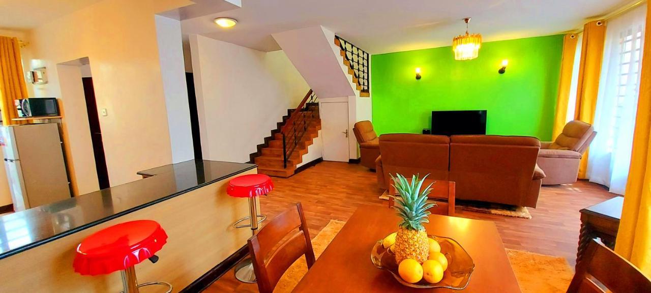 ניירובי Little Green Room Homestay Near Jkia Airport & Sgr Railway Station מראה חיצוני תמונה